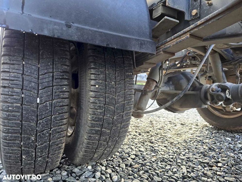 Iveco Daily 3000 cmc benaCantoni 3.2 m,basculabila 3 parti pe cutia viteze,diferential blocabil punte spate. 2018. - 31