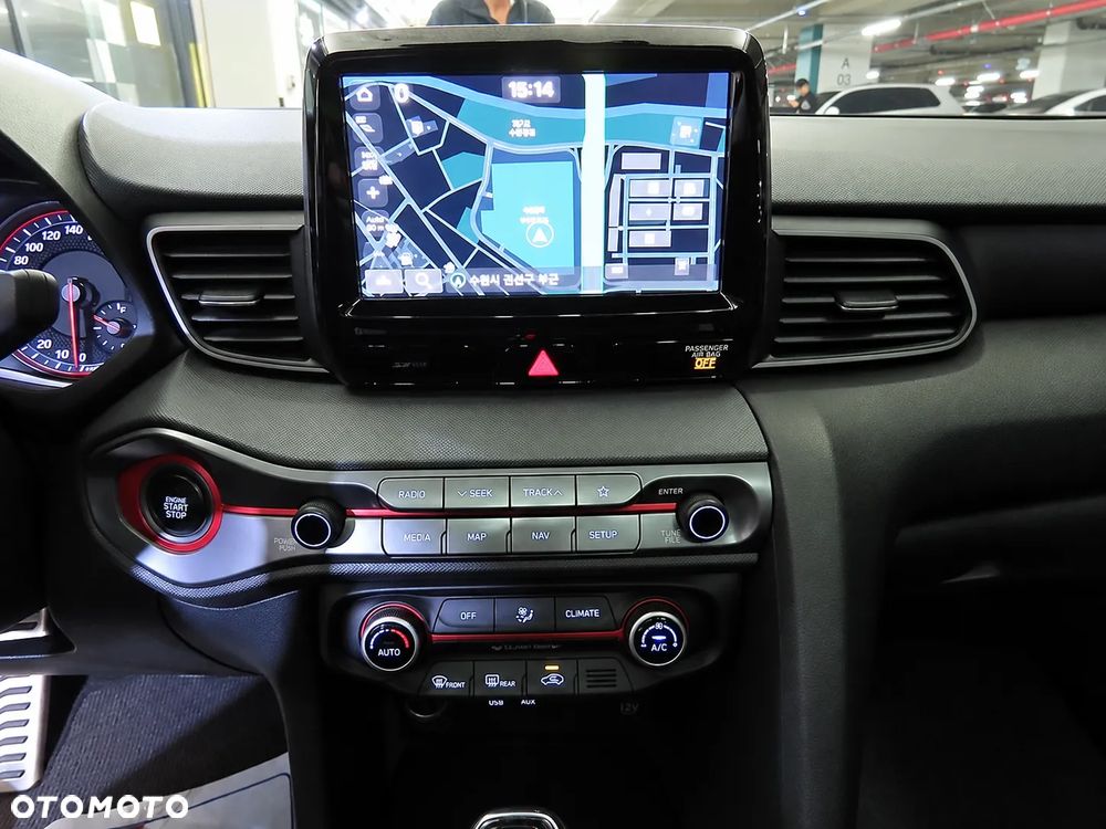 Hyundai Veloster - 11