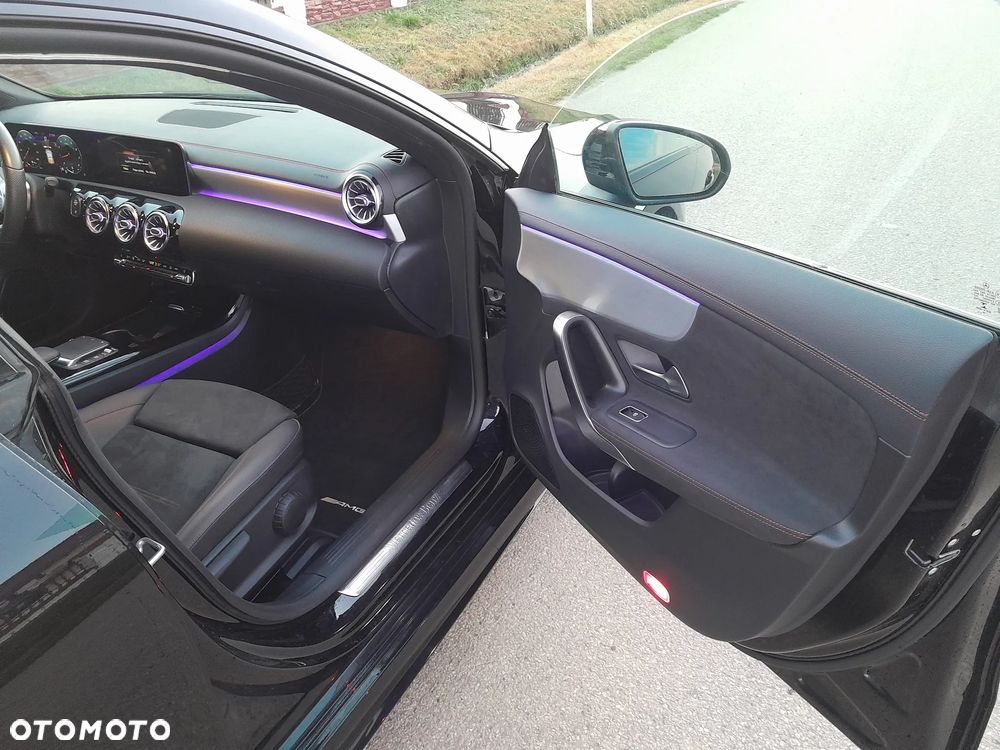 Mercedes-Benz CLA 200 7G-DCT AMG Line - 9