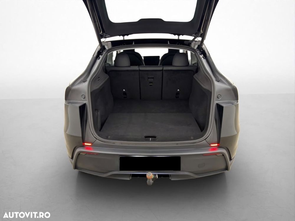 Tesla Model Y Long Range Dual Motor AWD - 27