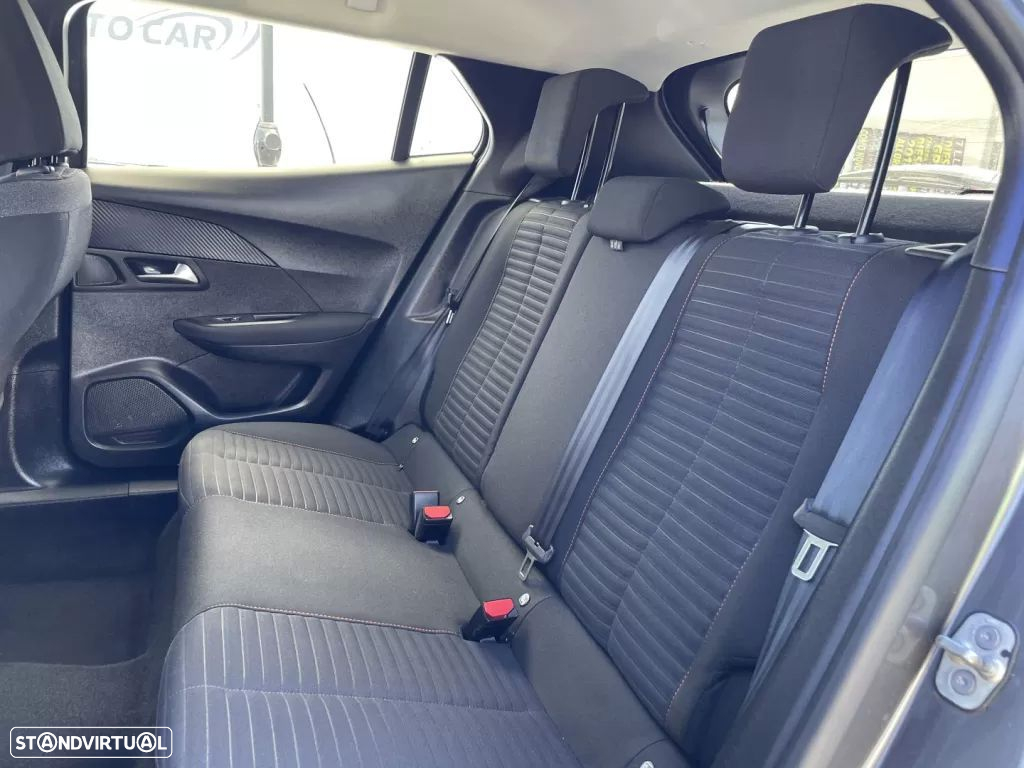 Peugeot 2008 1.2 PureTech Active EAT8 - 16