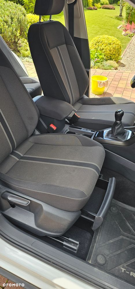 Volkswagen T-Roc - 14
