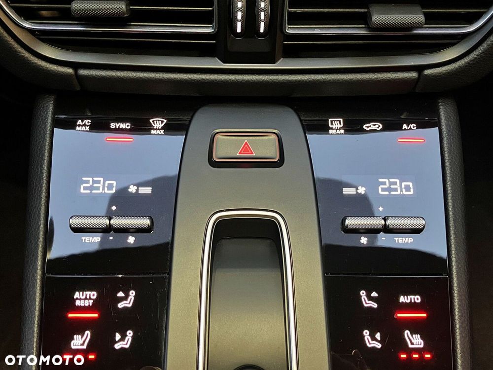 Porsche Macan - 27