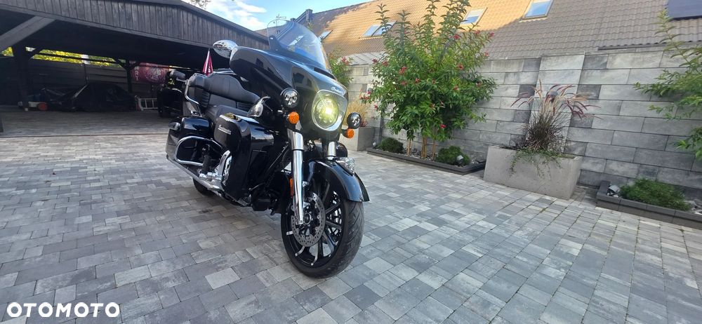 Indian Roadmaster - 4