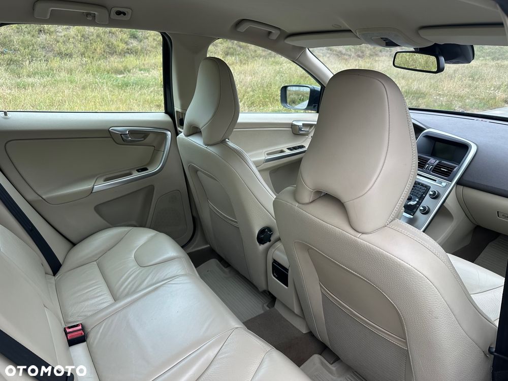 Volvo XC 60 2.4D AWD Summum - 5