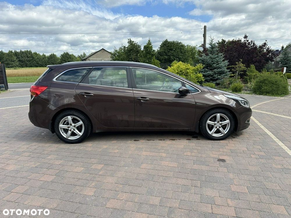 Kia Ceed - 8