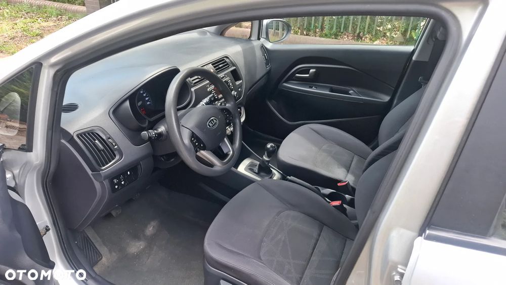 Kia Rio 1.2 Dream Team Edition - 11