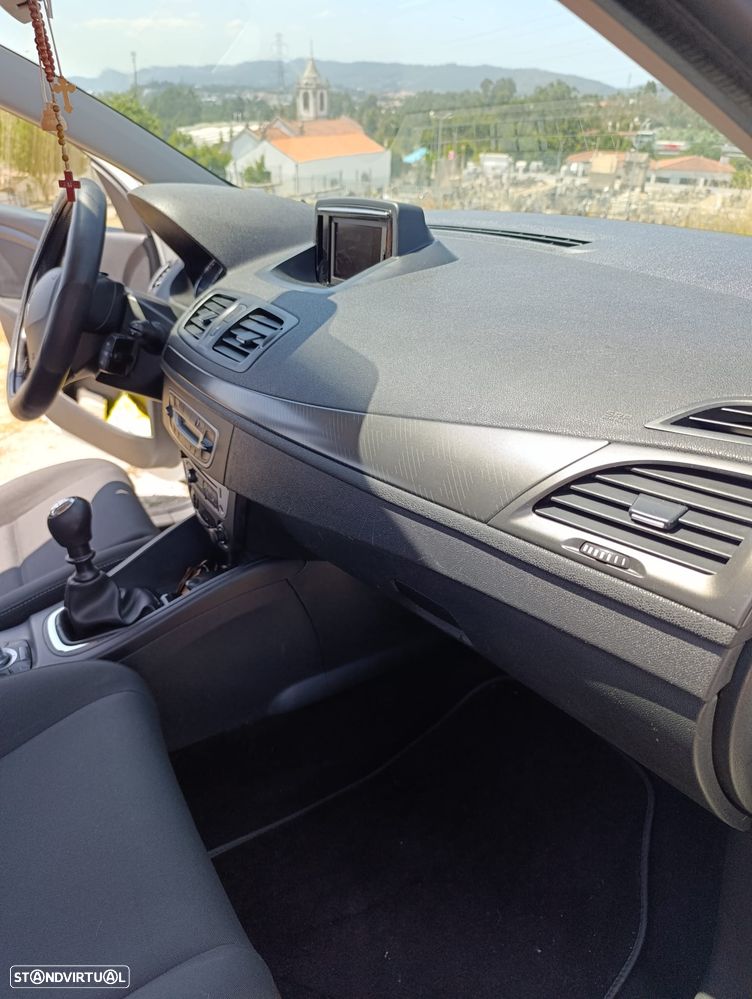 Renault Mégane Sport Tourer ENERGY dCi 110 Start & Stopp Paris Business - 11