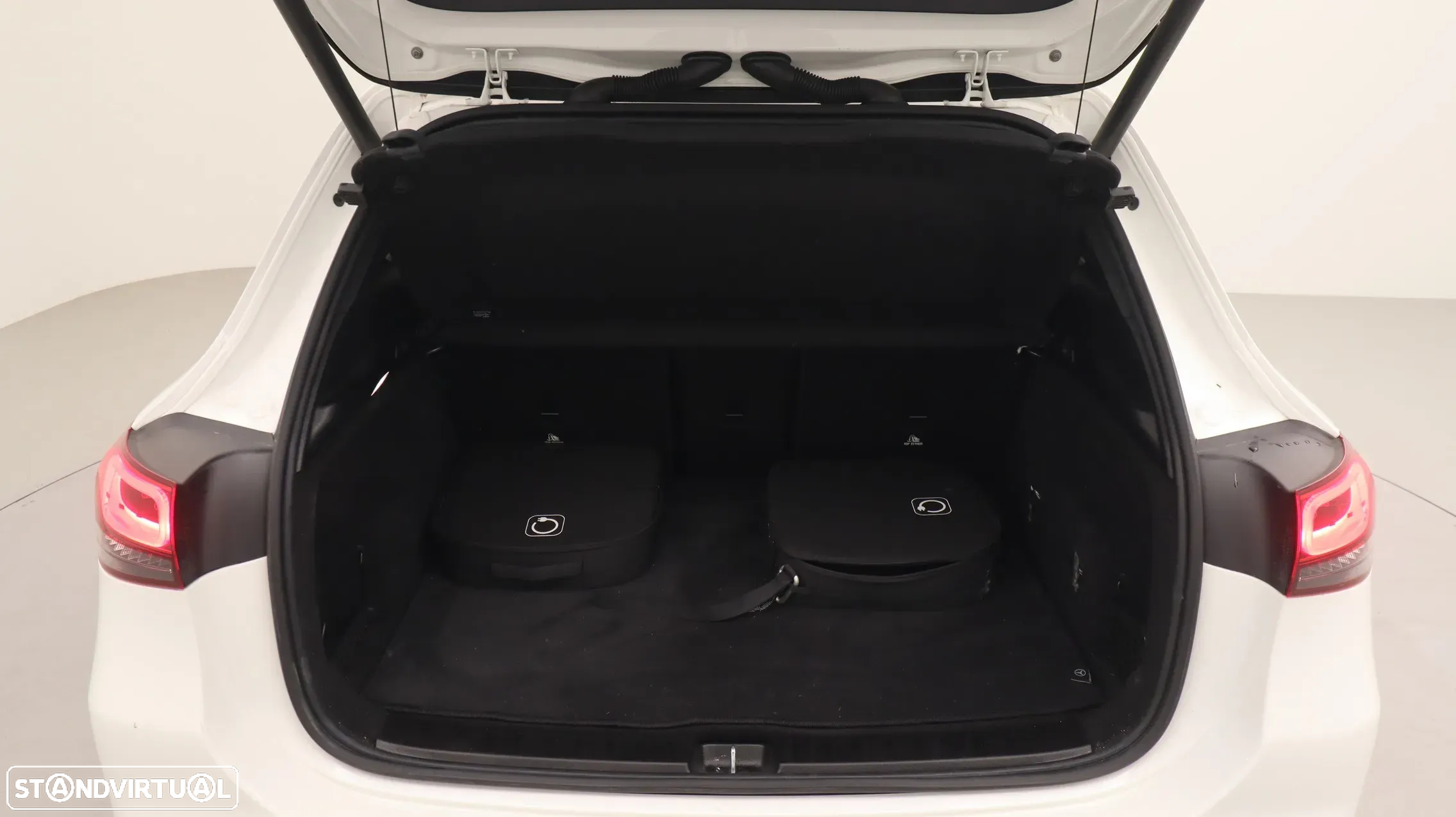 Mercedes-Benz EQA 250 Progressive - 28