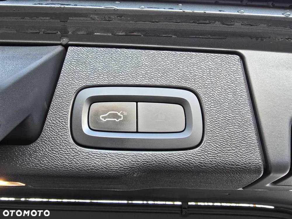 Volvo XC 60 D5 SCR AWD Momentum - 24