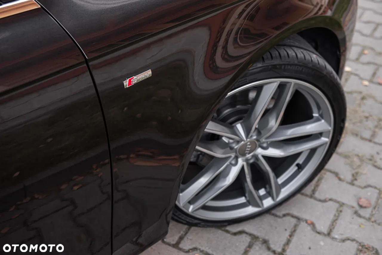 Audi A4 2.0 TDI DPF S line Sportpaket - 31
