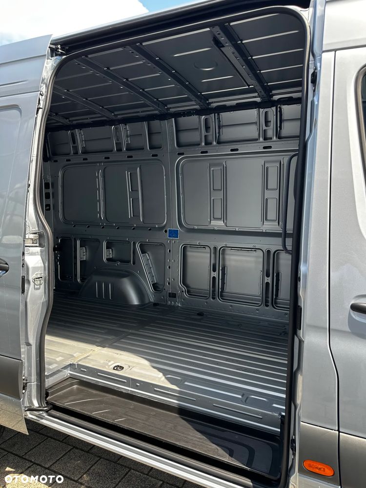 Mercedes-Benz Sprinter - 34