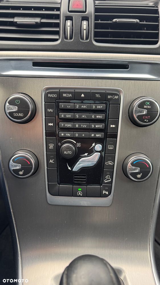 Volvo XC 60 2.4D AWD Momentum - 30