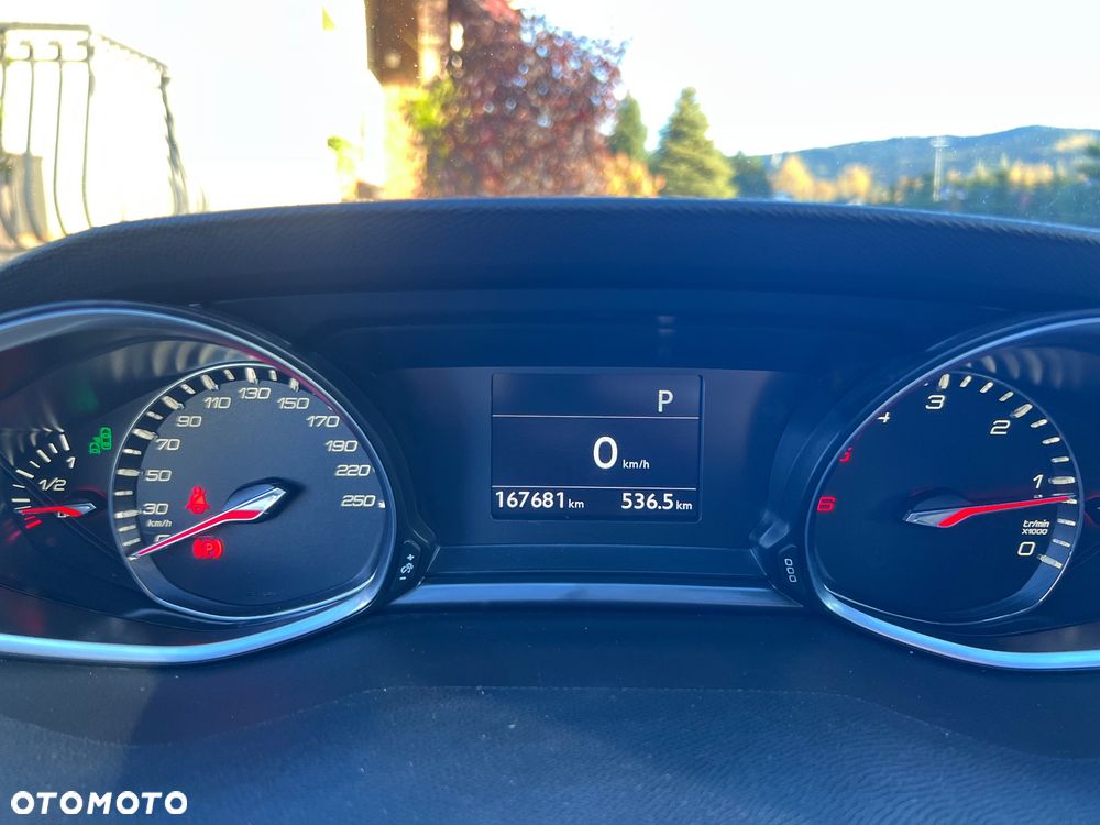 Peugeot 308 SW BlueHDi 150 Automatik Stop & Start Allure - 21