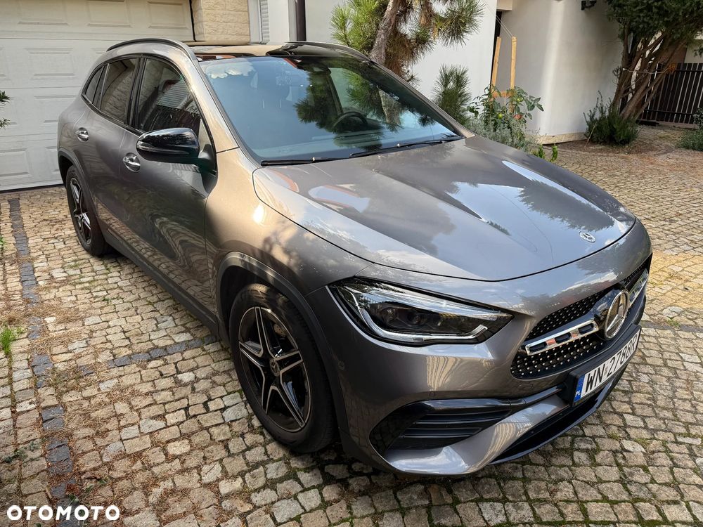 Mercedes-Benz GLA - 4