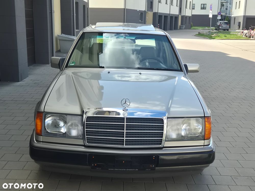 Mercedes-Benz W124 (1984-1993) - 23