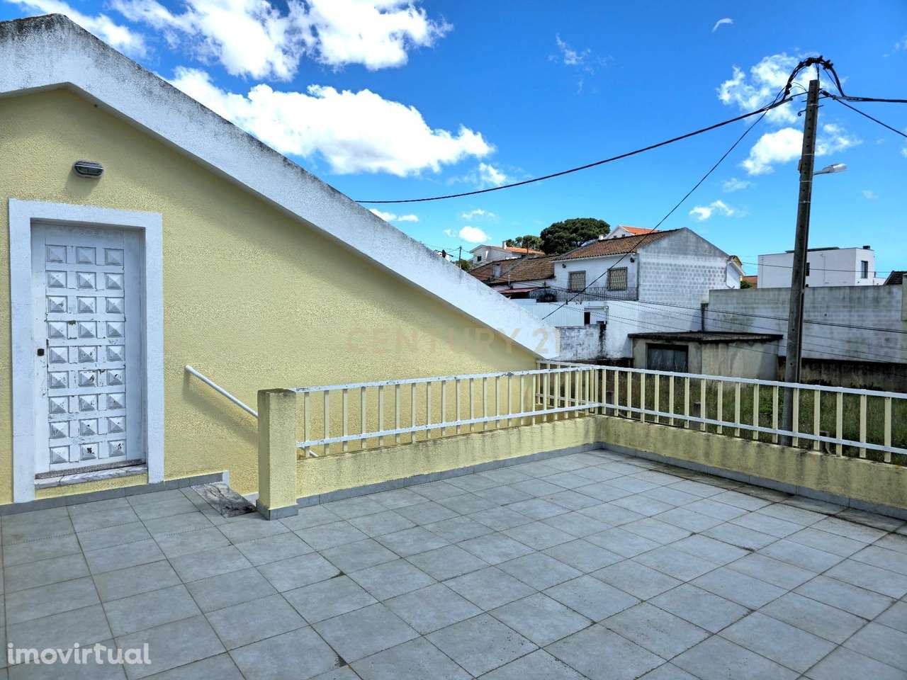 Moradia isolada com um lote de 584m2, Charneca de Caparica, com 5+2 as - Grande imagem: 4/21