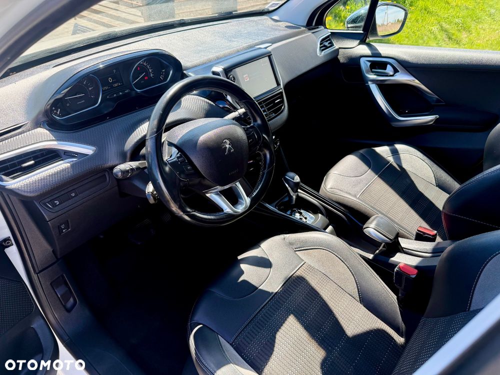 Peugeot 2008 PureTech 110 GPF Stop&Start EAT6 Allure - 9