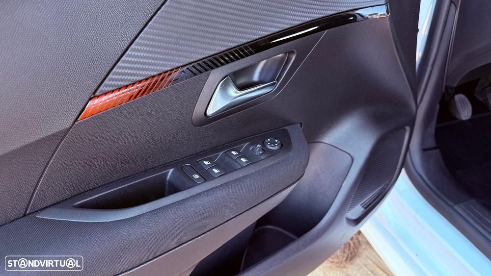 Peugeot 208 1.2 PureTech Active Pack - 36