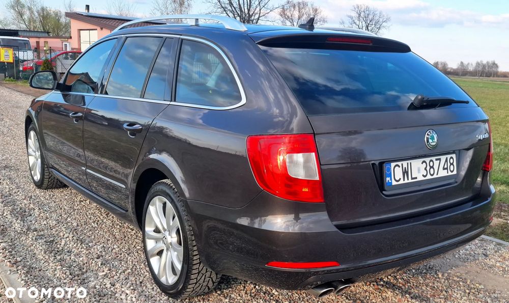 Skoda Superb 2.0 TDI Exclusive - 8