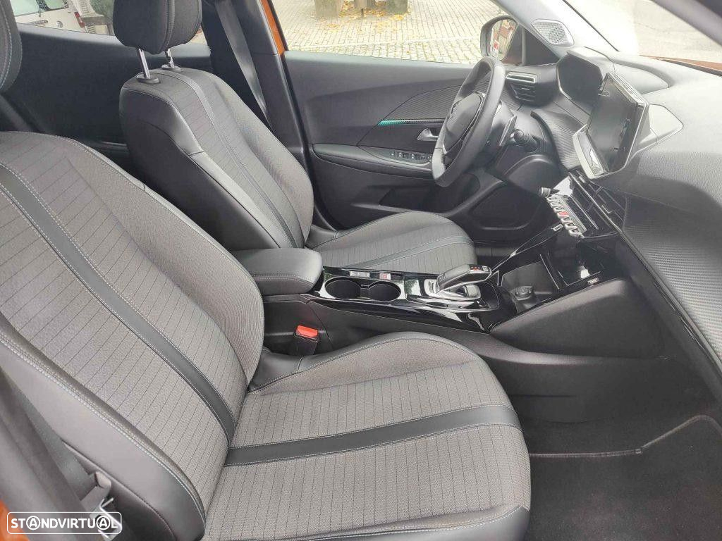 Peugeot 2008 1.2 PureTech Allure EAT8 - 6