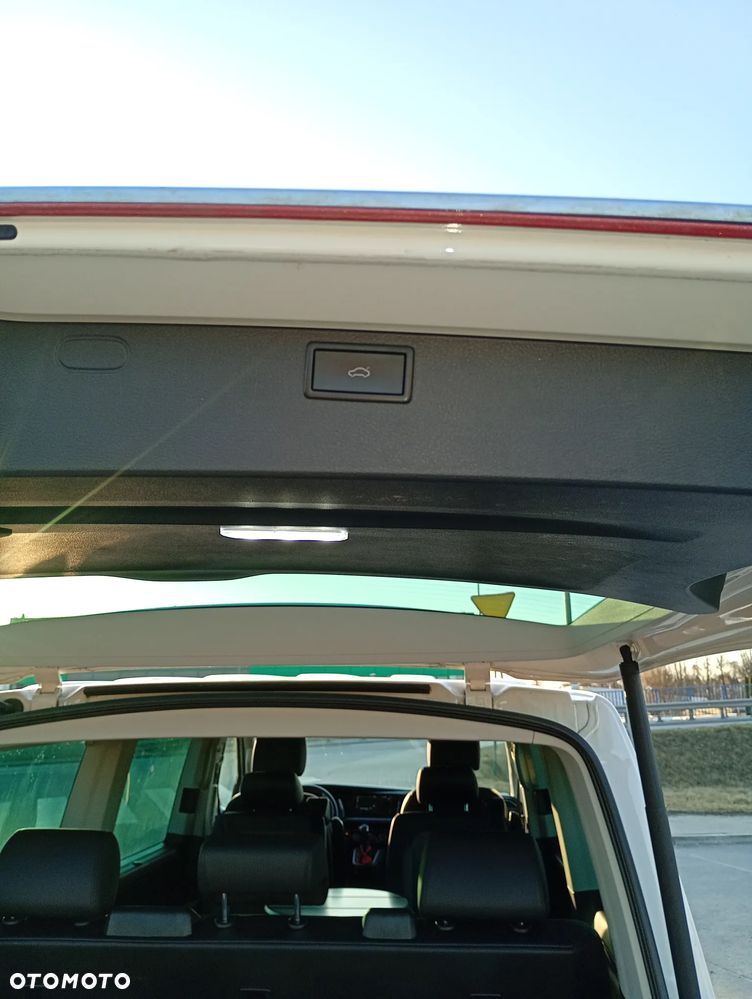 Volkswagen Multivan - 29