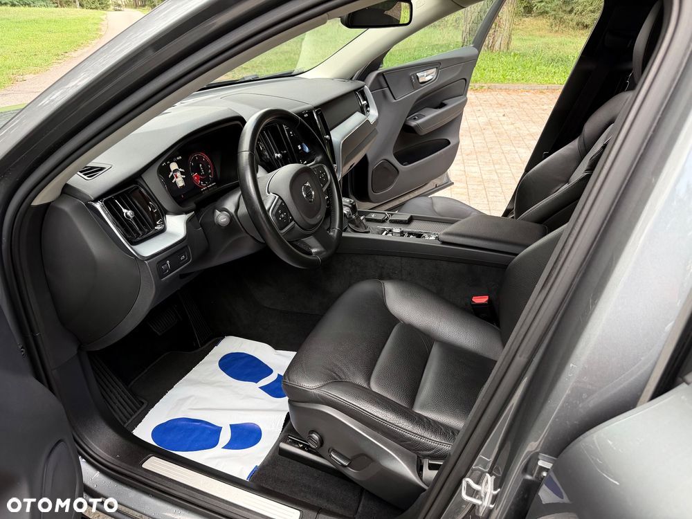 Volvo XC 60 D4 Momentum - 28