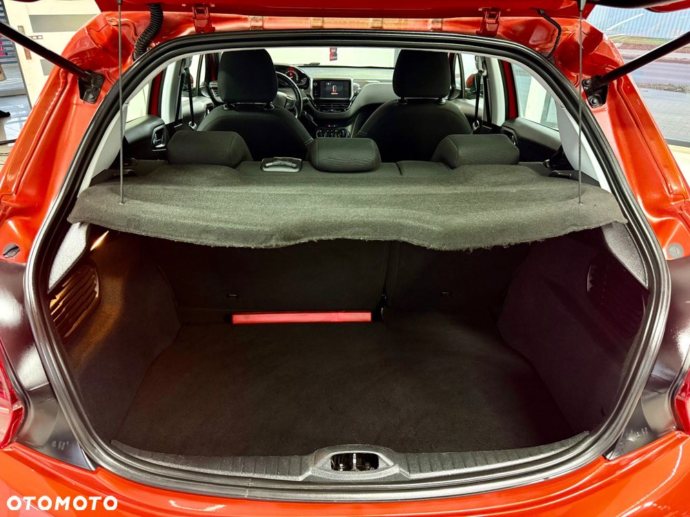 Peugeot 208 82 VTI Style - 37