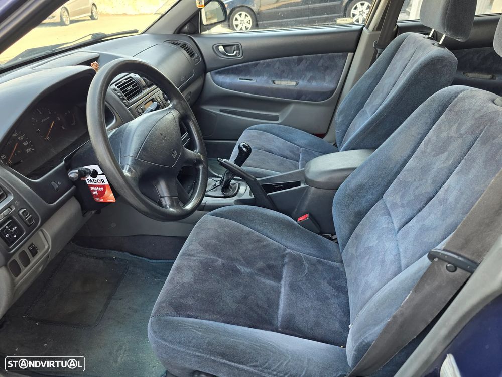 Mitsubishi Galant Sedan 2.0 GLS TD - 8