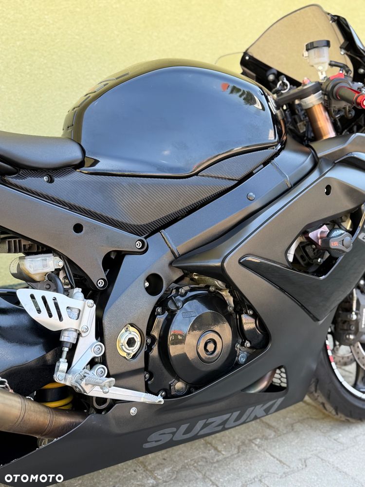 Suzuki GSX-R - 15