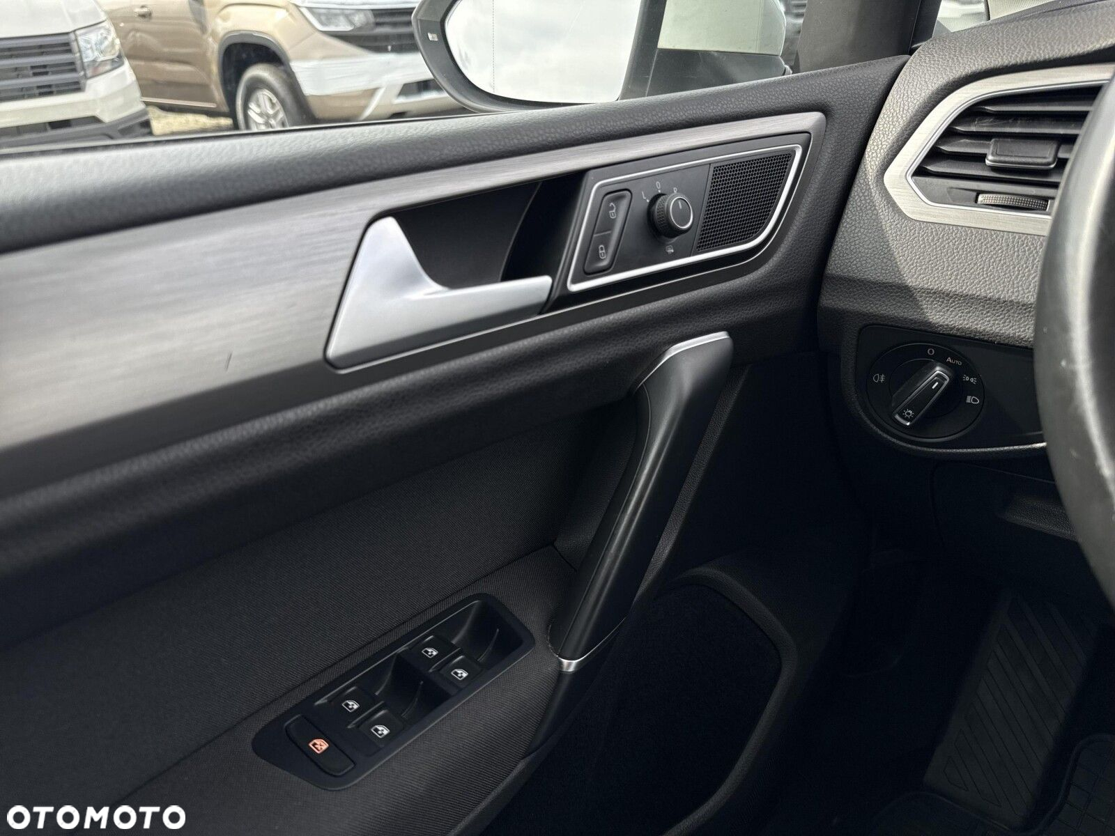 Volkswagen Golf Sportsvan VII SV 1.2 TSI BMT Comfortline - 21