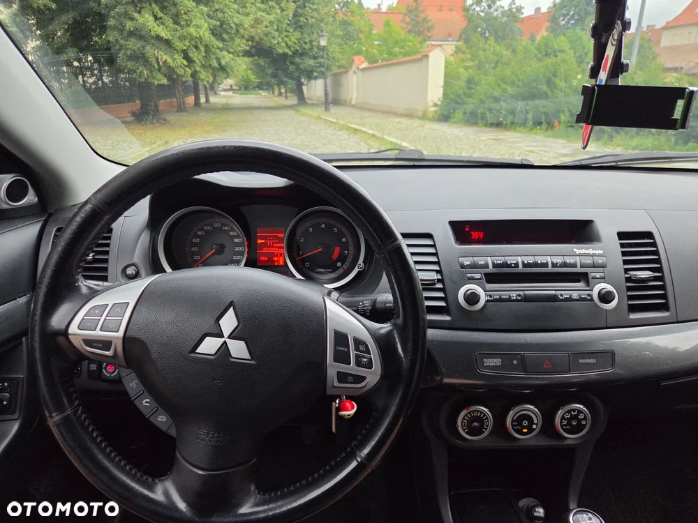 Mitsubishi Lancer 1.8 Intense - 18