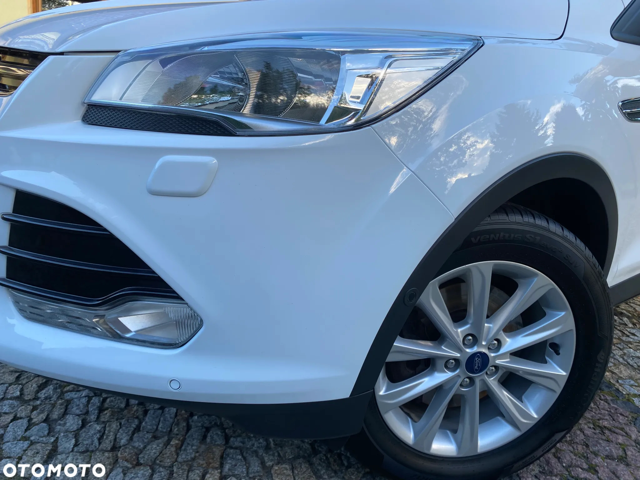 Ford Kuga 2.0 TDCi 2x4 Titanium - 13