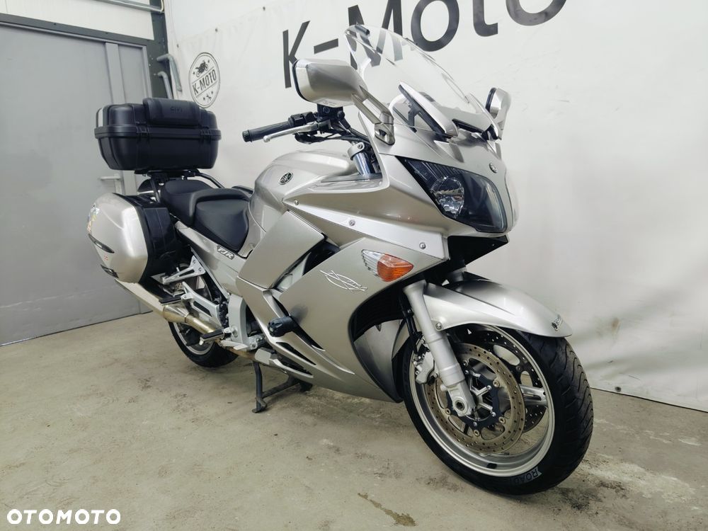 Yamaha FJR - 2