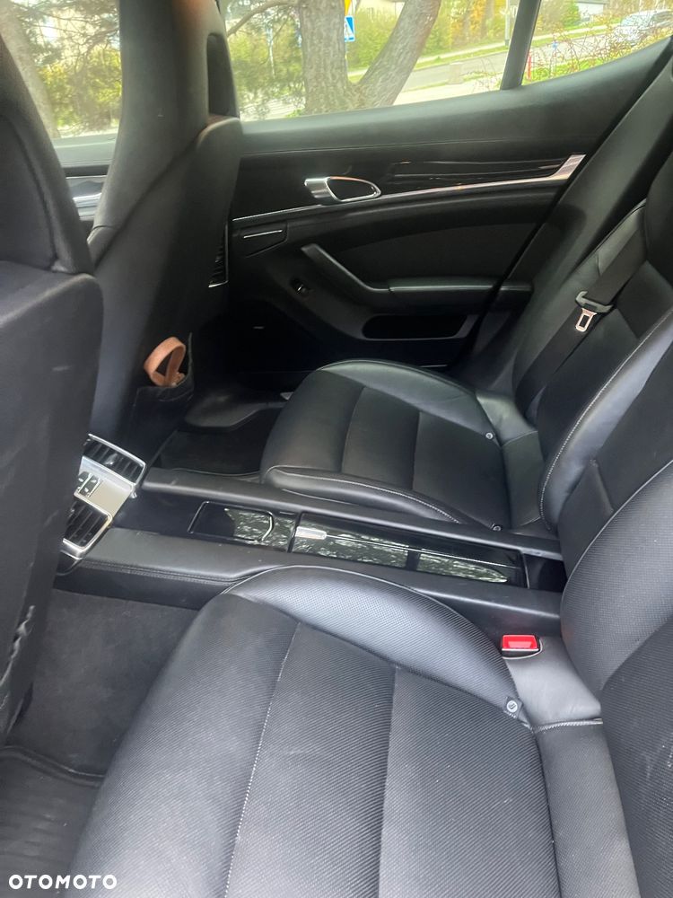 Porsche Panamera 4S - 14