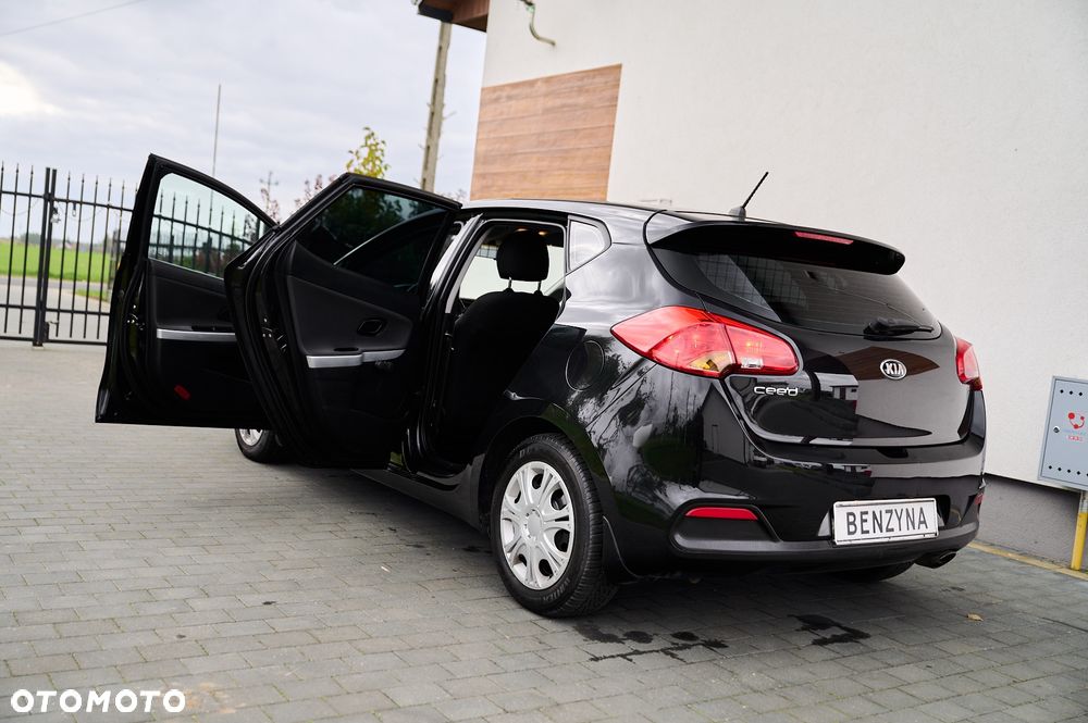 Kia Ceed - 22