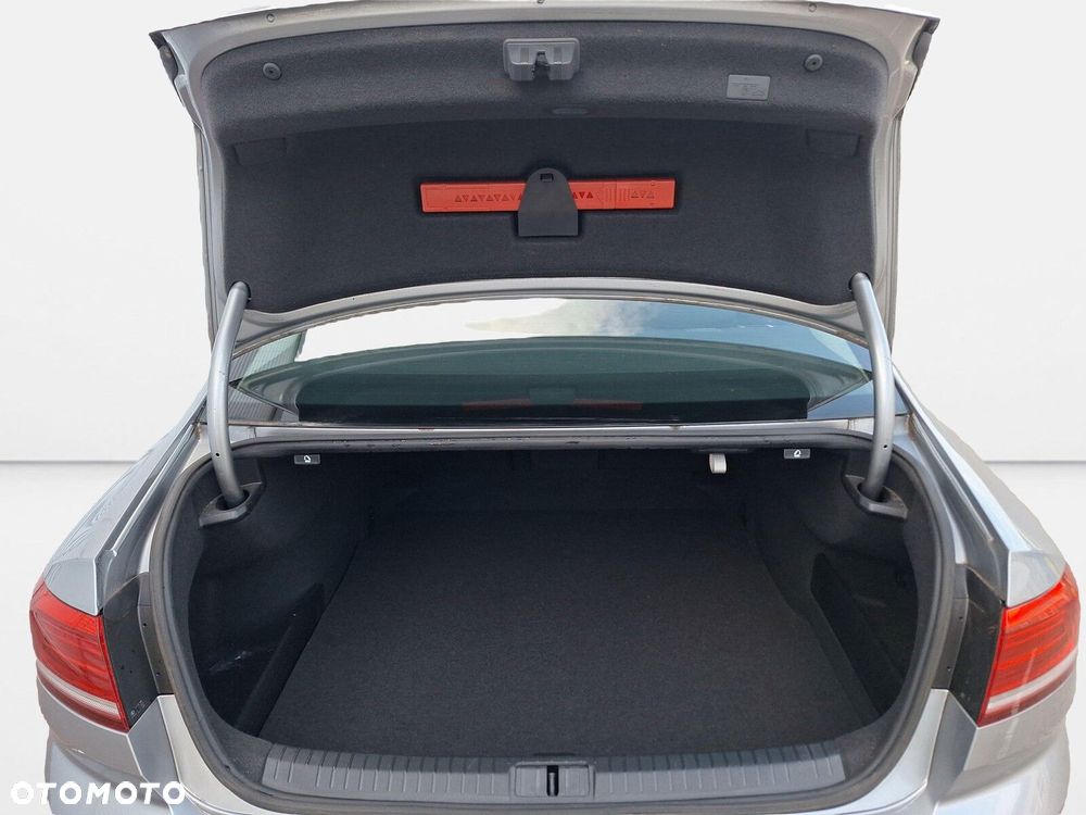 Volkswagen Passat 2.0 TDI BMT Comfortline DSG7 - 23