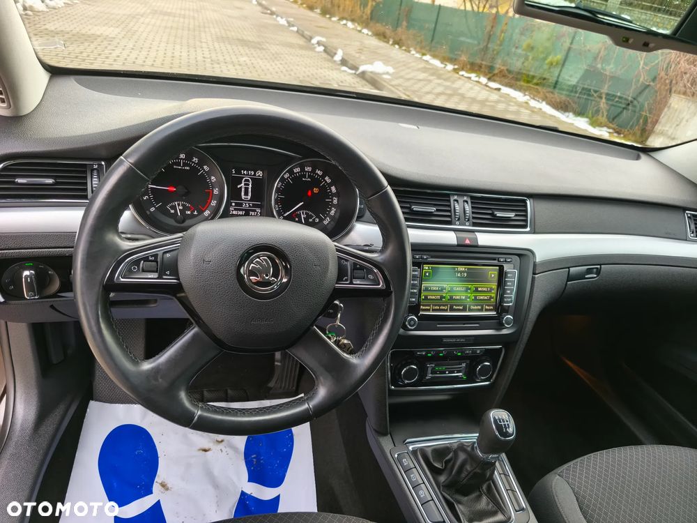 Skoda Superb 1.6 TDI GreenLine - 11