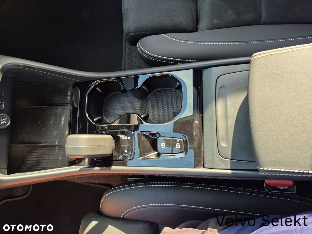 Volvo XC 40 - 18