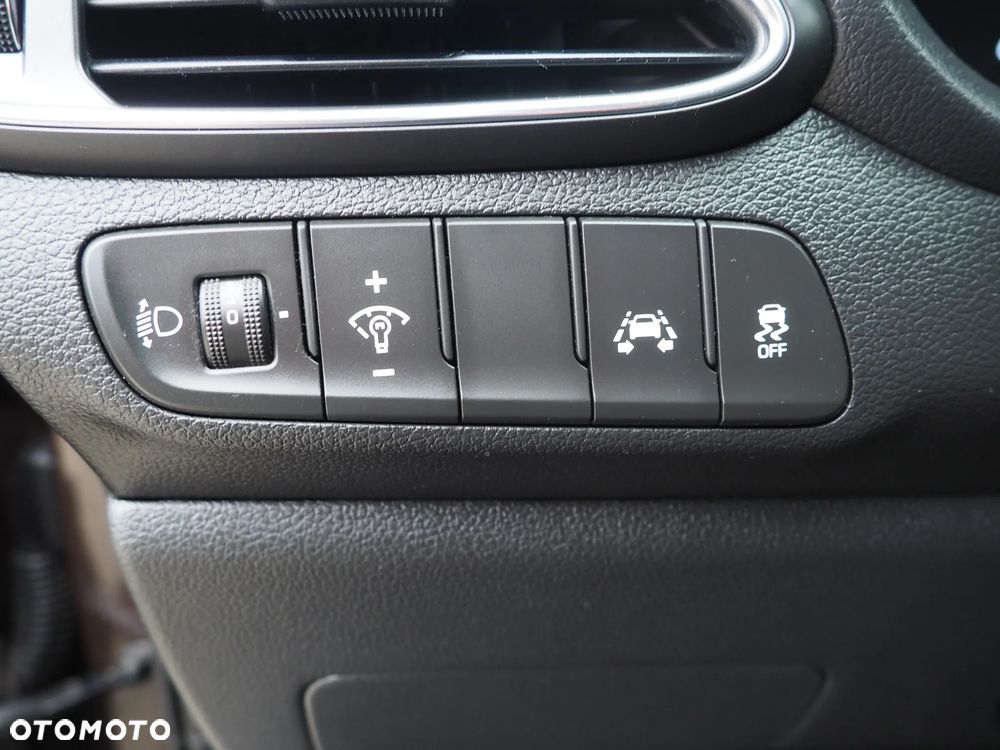 Hyundai i30 1.6 D Comfort - 34