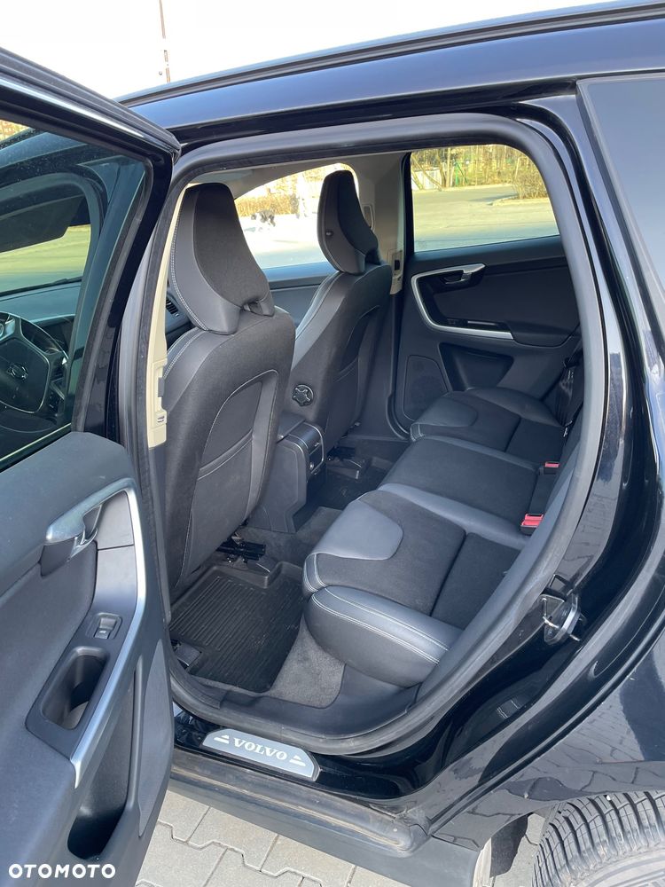 Volvo XC 60 D5 AWD Summum - 11