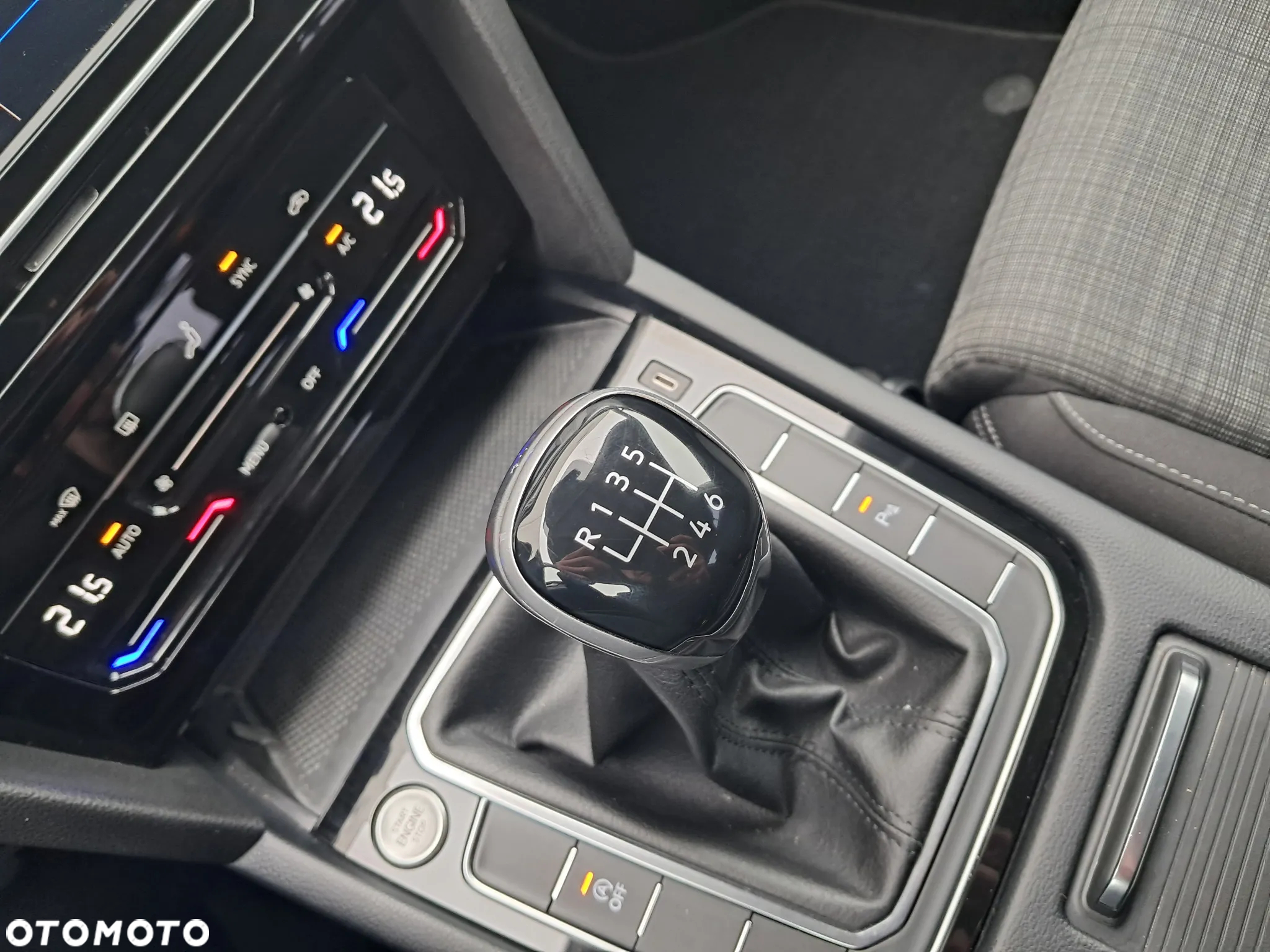 Volkswagen Passat 1.5 TSI EVO Business - 24
