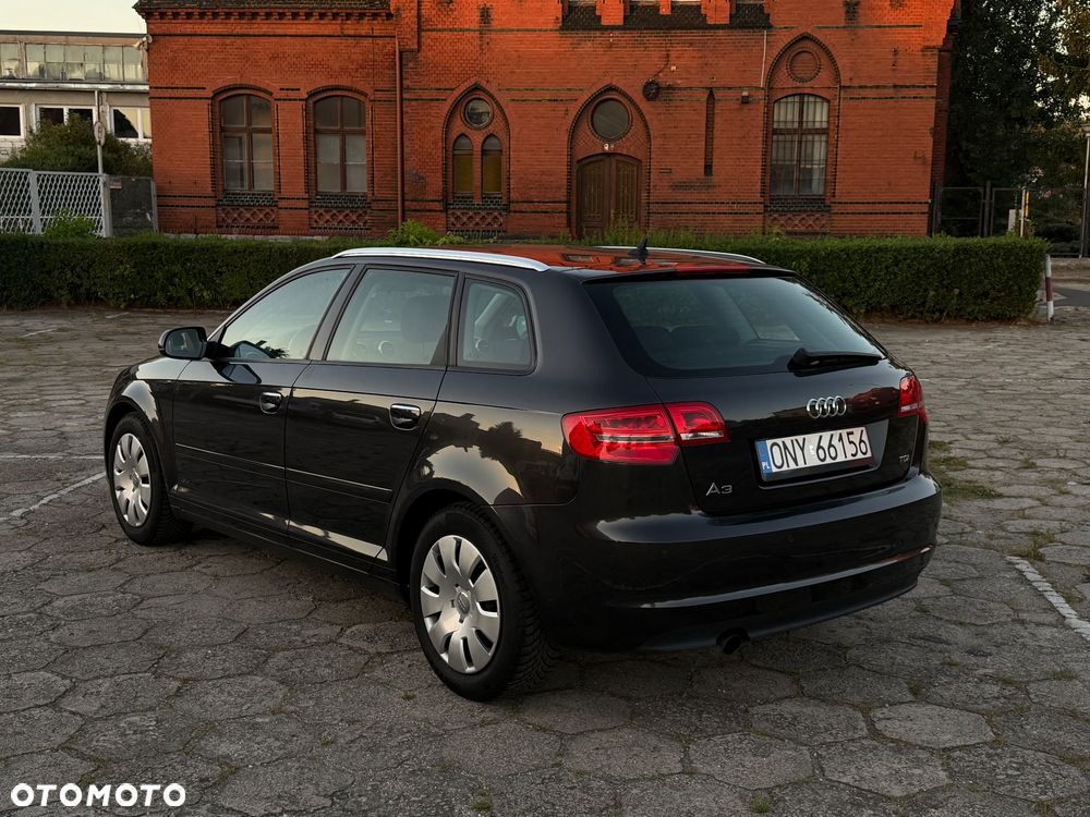 Audi A3 Sportback 2.0 TDI DPF Ambiente - 2