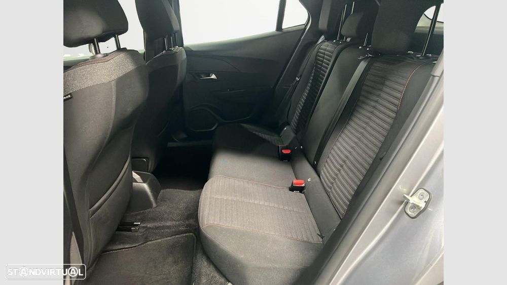 Peugeot 2008 1.2 PureTech Active Pack - 17