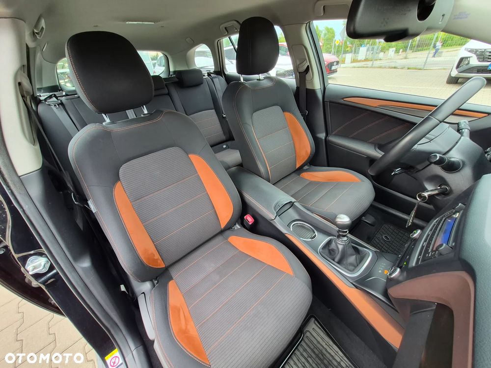 Toyota Avensis 1.8 Premium - 16