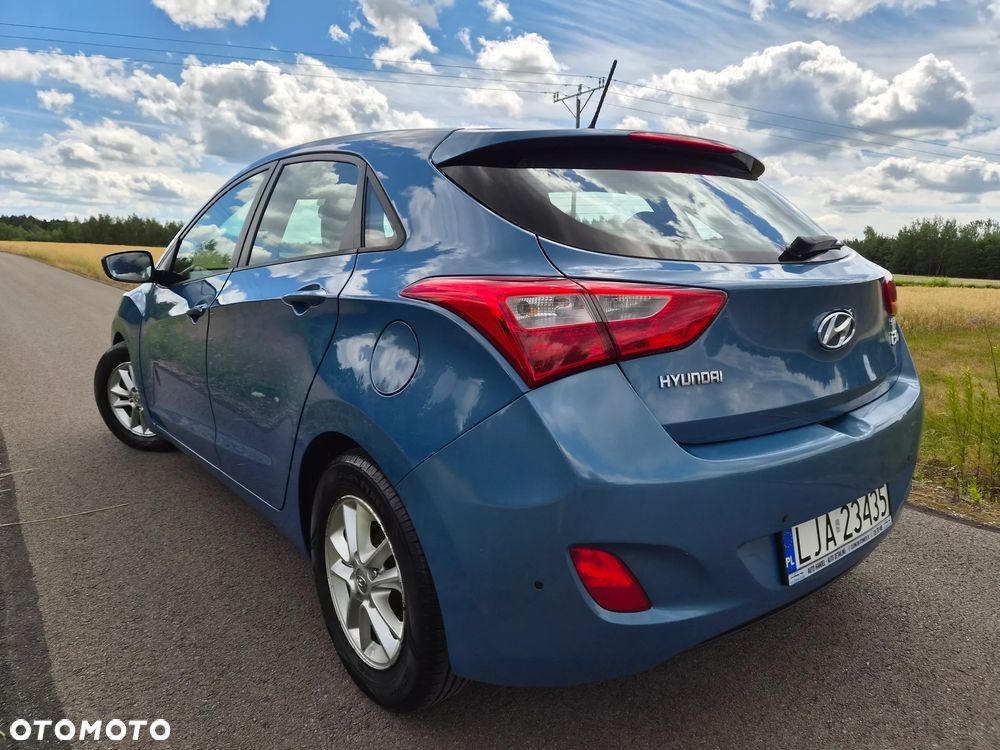 Hyundai i30 blue 1.6 CRDi Classic Navigation - 3