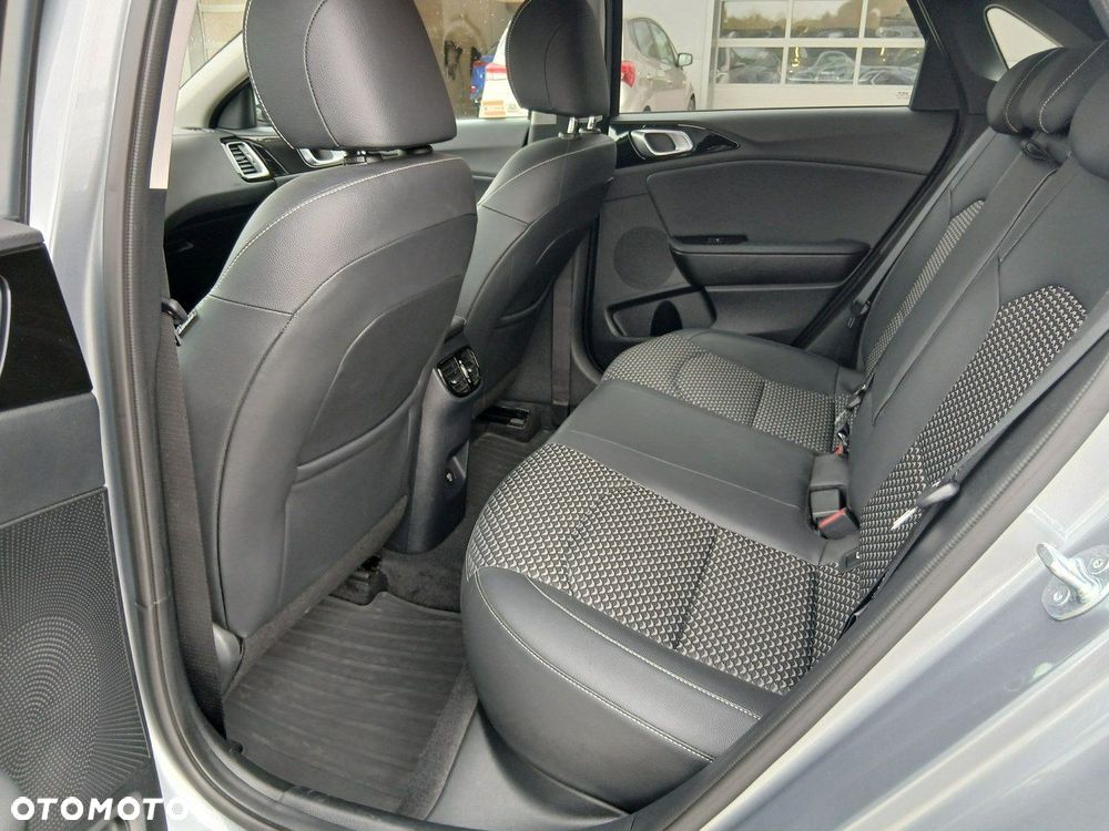 Kia Ceed - 15