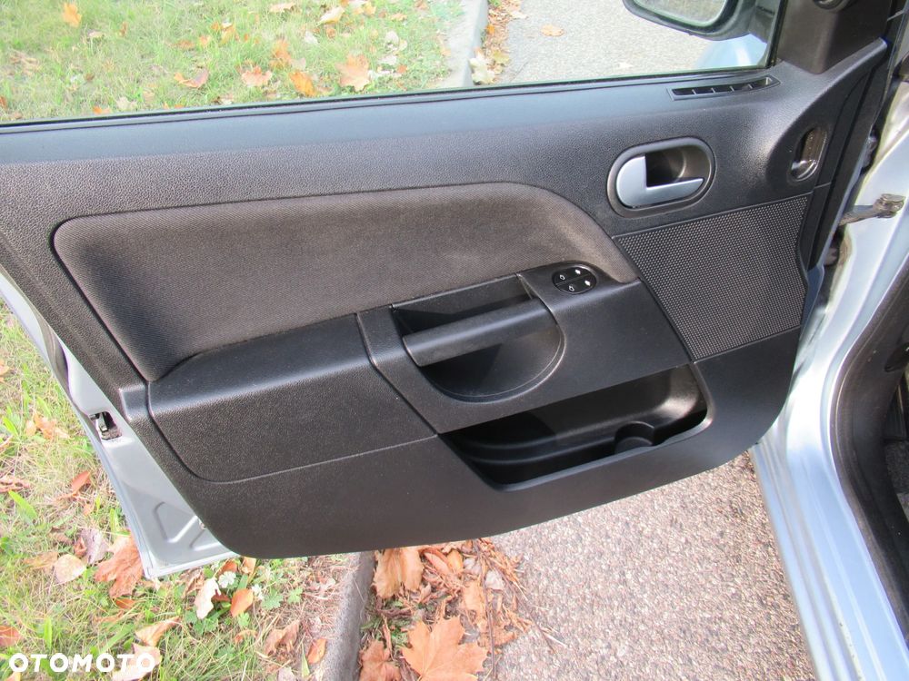 Ford Fiesta 1.4 Ghia - 18