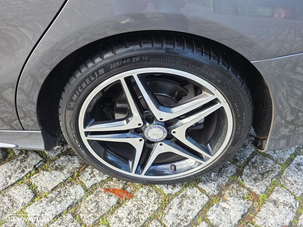 Mercedes-Benz CLA 200 d Shooting Brake AMG Line - 11