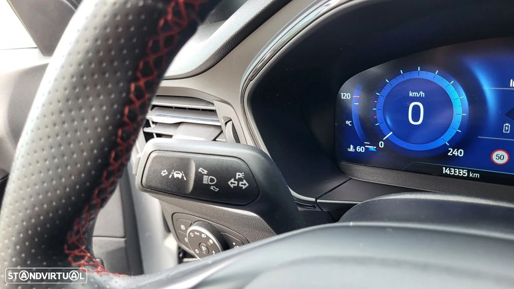 Ford Focus 1.0 EcoBoost MHEV ST-Line X - 13